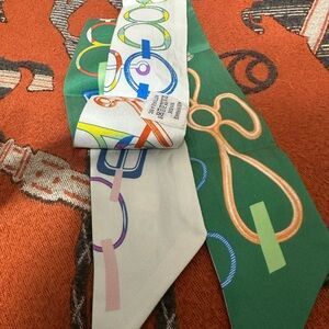 HERMES ❤️🌟 DO RE BOUCLES TWILLY SILK SCARF ⭐️